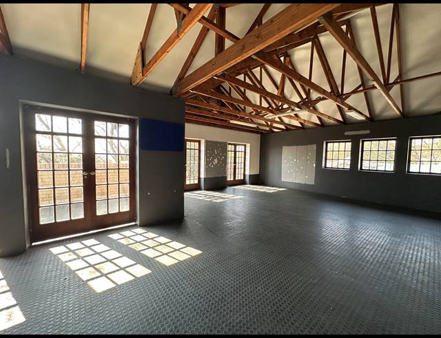 186M² OFFICE TO LET IN PARKMORE